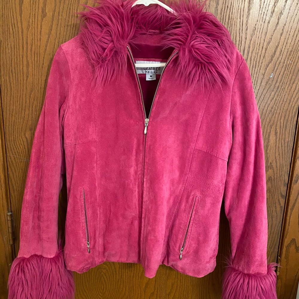 Suede pink jacket with fur